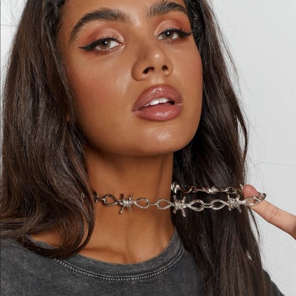 SOLD✨New Eclat Bad Batch Festival Necklace Silver - Picture 2 of 6